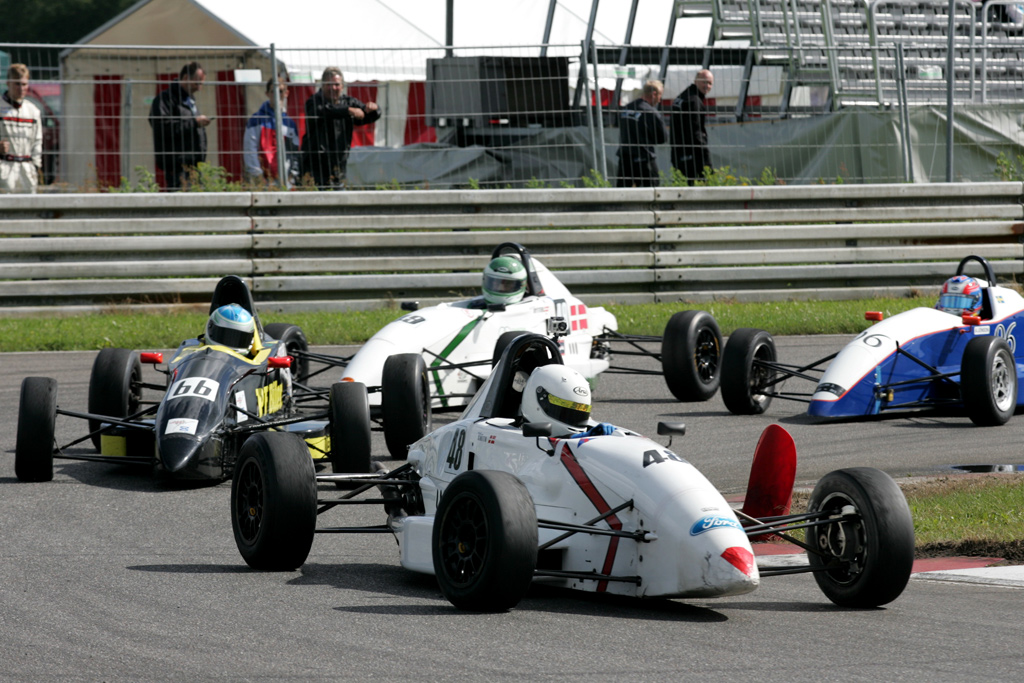 Mathias Smith klarede sig godt i sit debutløb i Formel Ford
(Foto: Henning Smed / <A HREF=http://www.danskerbiler.dk/danskerchassiser/index.php TARGET=blank >DanskerBiler.dk</A>)